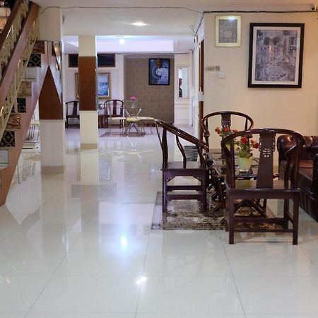 Zen Boutique Syariah Hotel Джакарта Экстерьер фото