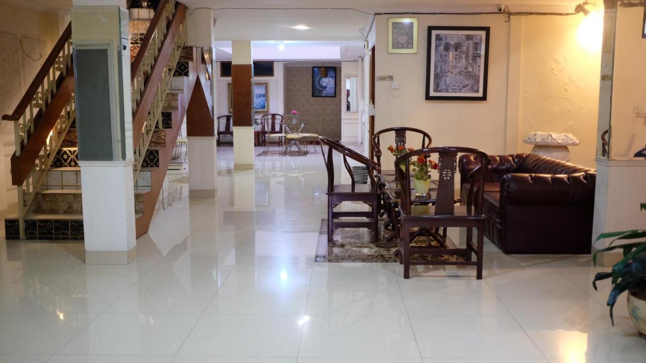 Zen Boutique Syariah Hotel Джакарта Экстерьер фото