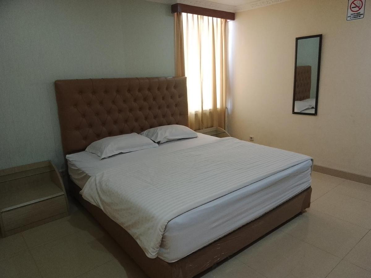 Zen Boutique Syariah Hotel Джакарта Экстерьер фото
